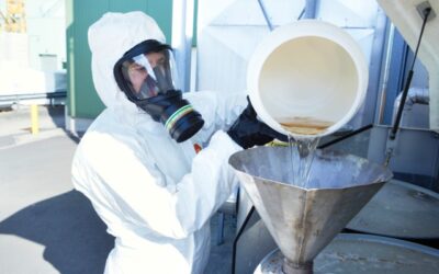 LA CORRECTA SELECCIÓN DE VESTUARIO DE PROTECCIÓN DESECHABLE FRENTE A RIESGO QUÍMICO